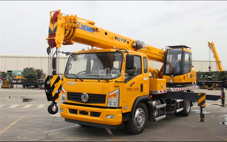 XCMG Official 8 Ton Hydraulic Truck Crane XCT8L4 China Small Hydraulic Crane Price